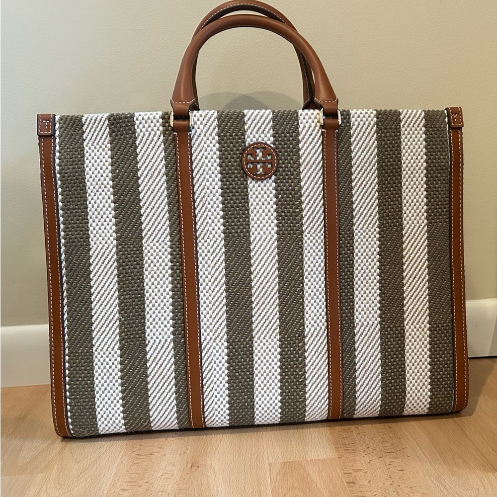 ✨ TORY BURCH ✨ XL TOTE - BLAKE ✨ OLIVE & IVORY STRIPE ✨ LIKE NEW